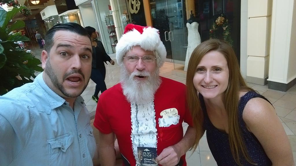 RachelKBaer's tweet photo. St. Nick gettin some last minute shopping done and yeah, we invited him @lifepointtv #alwaysontime http://t.co/W6VsEYOysz