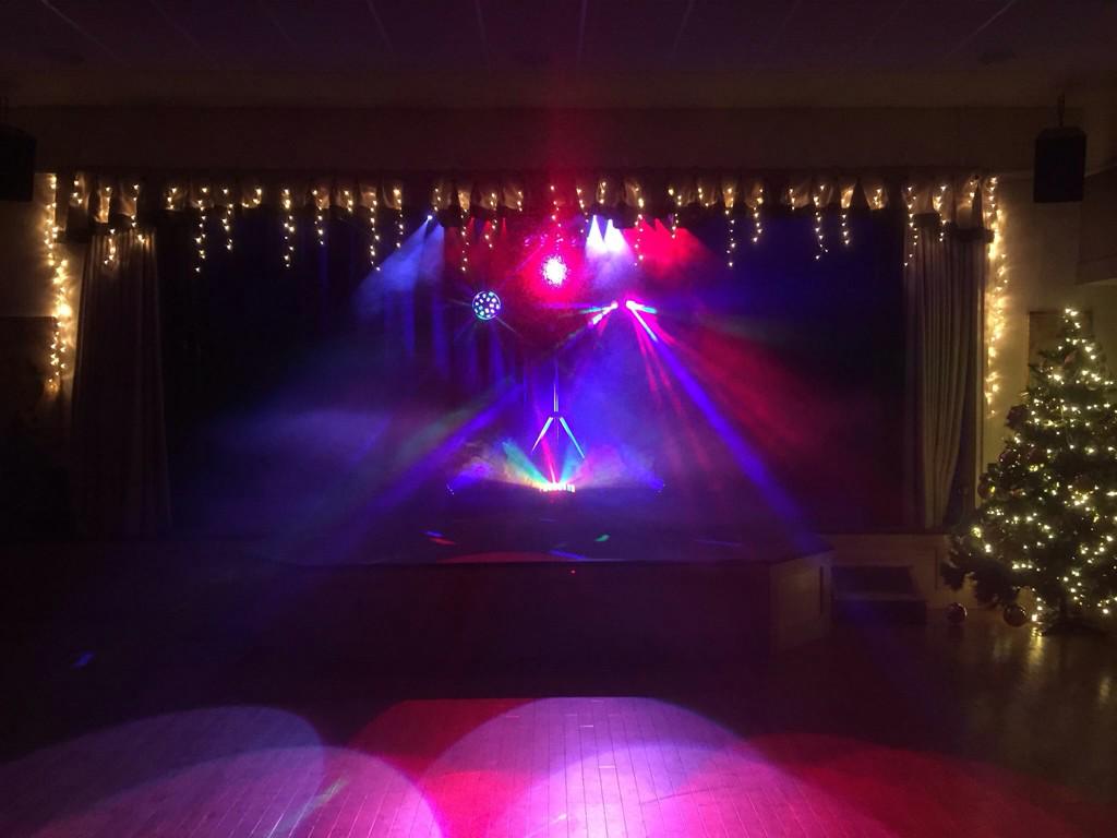 Sound check and lighting check, everything looks and sounds great! Get yourselves down, tonight! 7.30! 70/s and 80's!