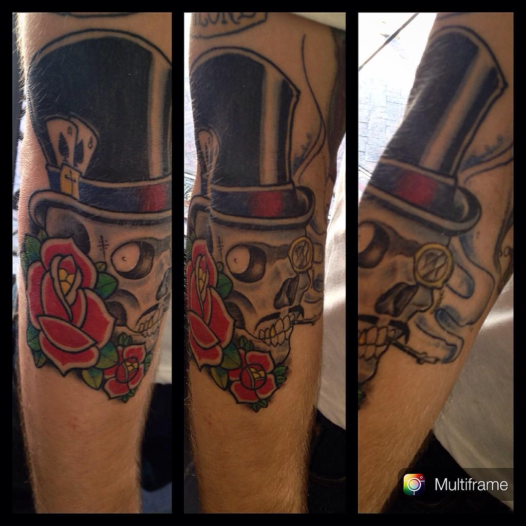 shapeshift187's tweet photo. Made a skull and roses tattooo #tattoo #skull #roses #CapeTown #shapeshift http://t.co/YvWtvrtxlo