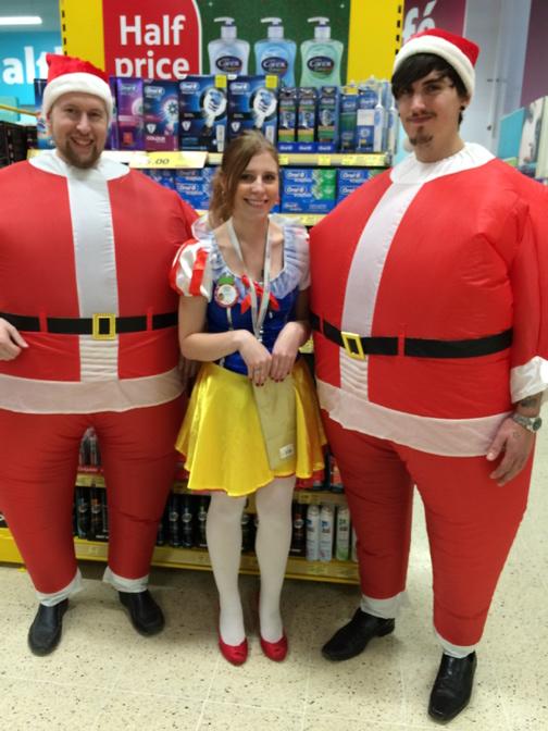 EmmaGra53887468's tweet photo. Fancy dress going well !!! @MarchTesco @MarkMjs1 @markwinter1 @HeatherCatley @TiffH2306 http://t.co/RayBS4KrjZ