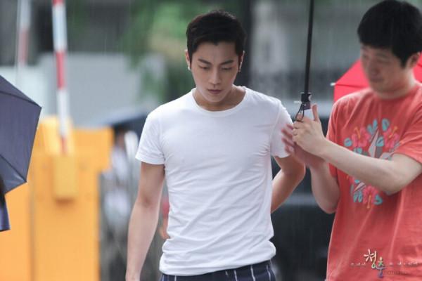 B5ODeVpCEAAKVWD.jpg:large