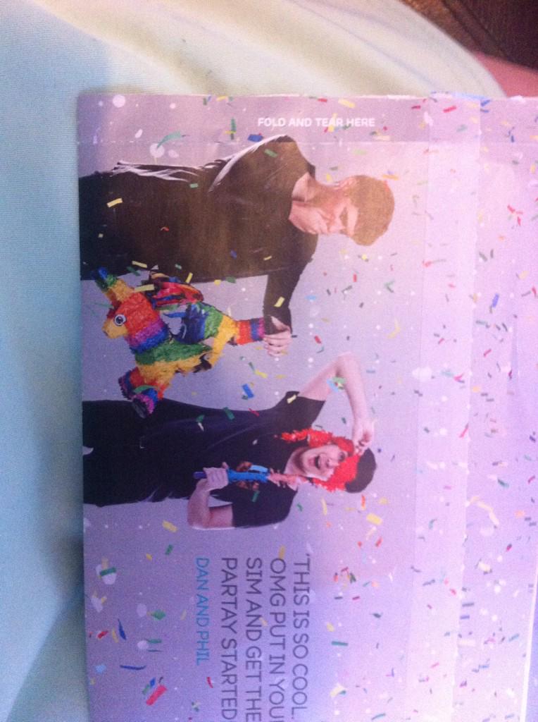 missoxo00's tweet photo. #DanandPhilSIM @danisnotonfire @AmazingPhil eeeeeek it came ππππππππππππ http://t.co/bHjIXI0HAH