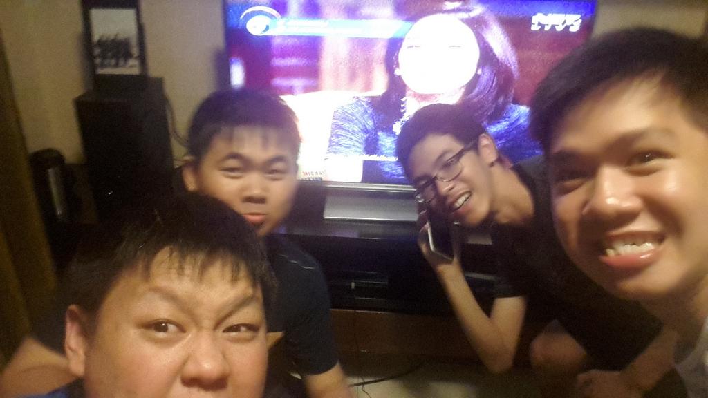 hans_Chandra's tweet photo. Nonton net rame" yoww..@netmediatama #NETMILIUNER_3 http://t.co/ryNgko0ara