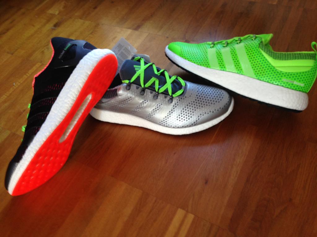 jaumeleiva's tweet image. El REY @adidas_ES ha llegado a Ca&apos;l Leiva 😁😁😁 #rocketboost 🎅 #boost