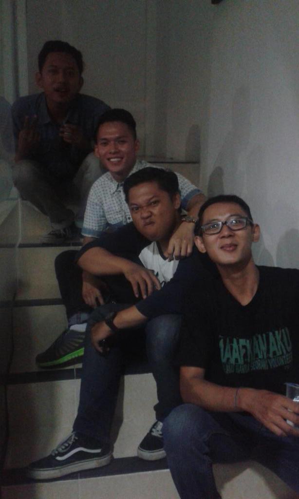 Ini yg jepret2 @Sepenuh_Cinta  @lannamuralis <a href="/hendrikbasong/">BSNG</a> dan talent yg nyanyi indonesia raya mas <a href="/fransarwie/">Fransarwie</a>