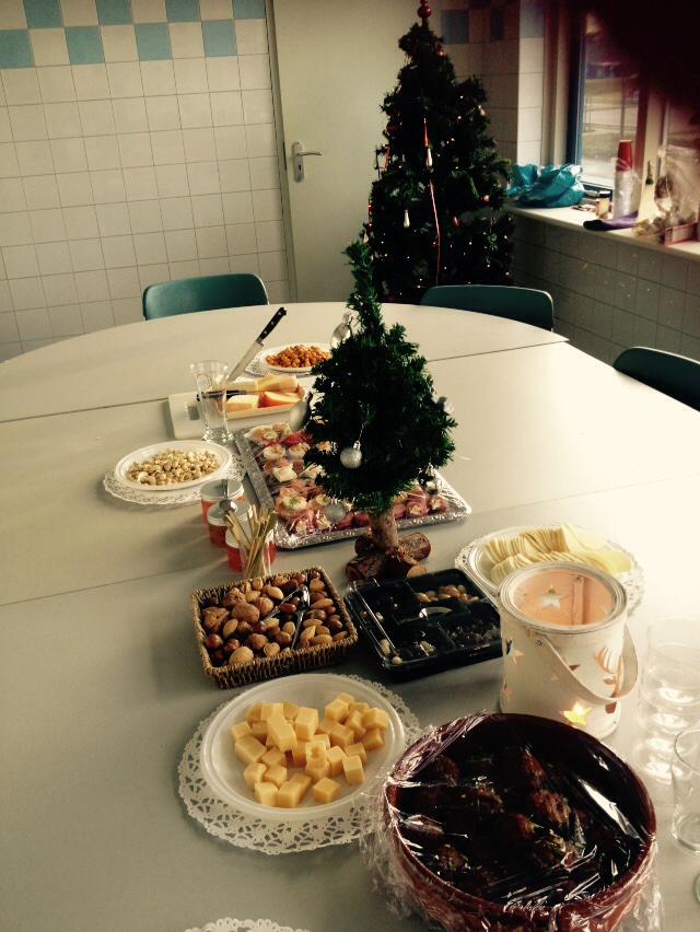 MetaalDeWit's tweet photo. Geen tijd voor de kerstborrel 🎅🎅🎅 word nachtwerk 👍 http://t.co/mm8Q3sG9Db