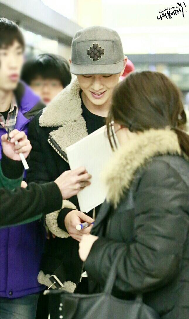 my_keybom's tweet photo. 141219 우로빠 이케자상해여ㅠㅠㅠㅠㅠㅠㅠ 이케웃으면 ㅠㅠㅠㅠㅠ세상이넘밝쟈나 http://t.co/RVhNbIFYKk