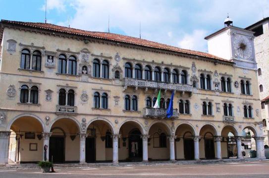 Onorificenza al merito della Repubblica italiana a due #imprenditoribellunesi bit.ly/1zc6YVW #orgoglio