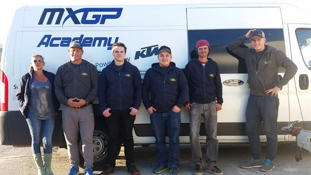 JohnvandenBerk's tweet photo. Team is ready for the winter training, 🇪🇸 ✊ http://t.co/CIS33GZK2s