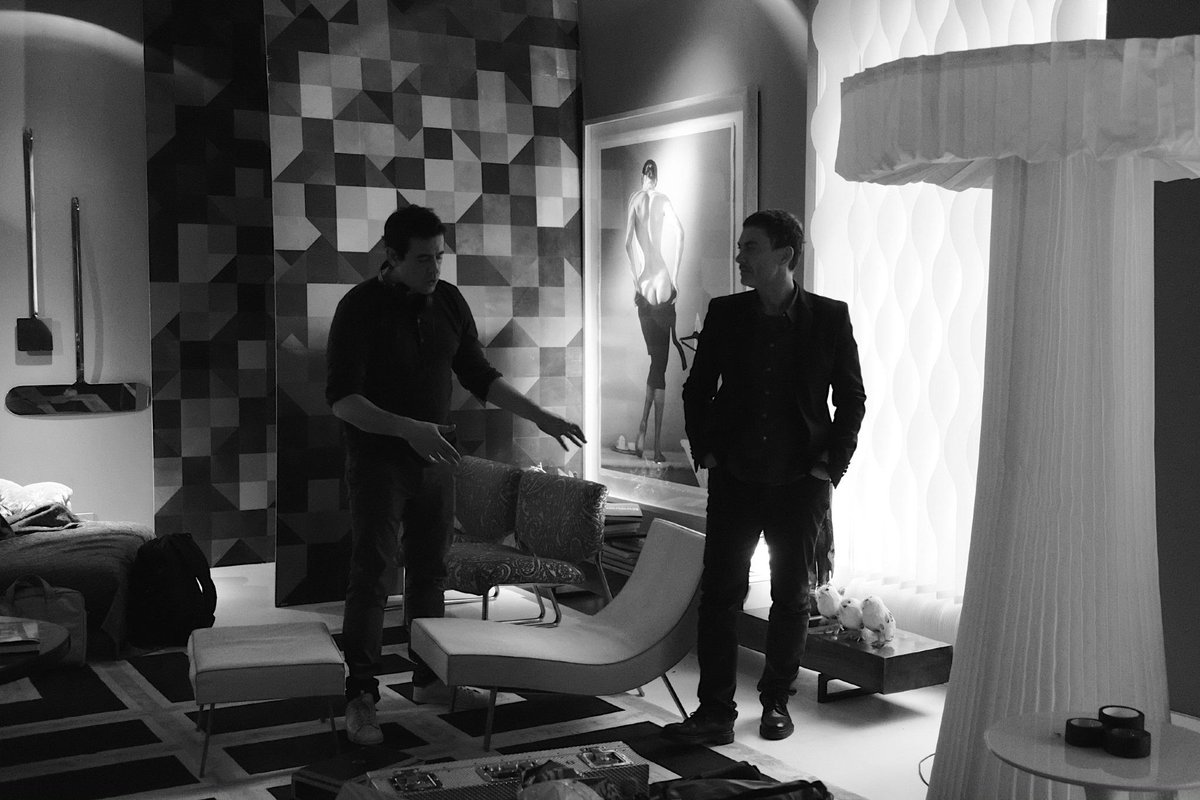 HavasParis's tweet photo. La carte de vœux 2015 de l'agence Havas Paris en tournage.
Reveal : le 7 janvier ! 
#HavasParis #CDV2015 http://t.co/SQkrt4FB8j