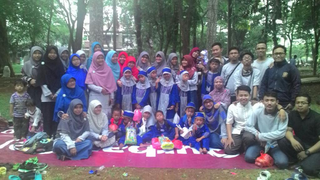 MJWJ_Tangerang's tweet photo. 4D. ini pas kita piknik bareng anak2 KELING #KomunitasTGR @AboutTNG http://t.co/qBf7RBqLCc