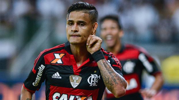 #Flamengo renegocia contratos e espera ter uniforme de R$ 91 milhões em 2015
Uniforme ostentação? #tanosmeusplanos
