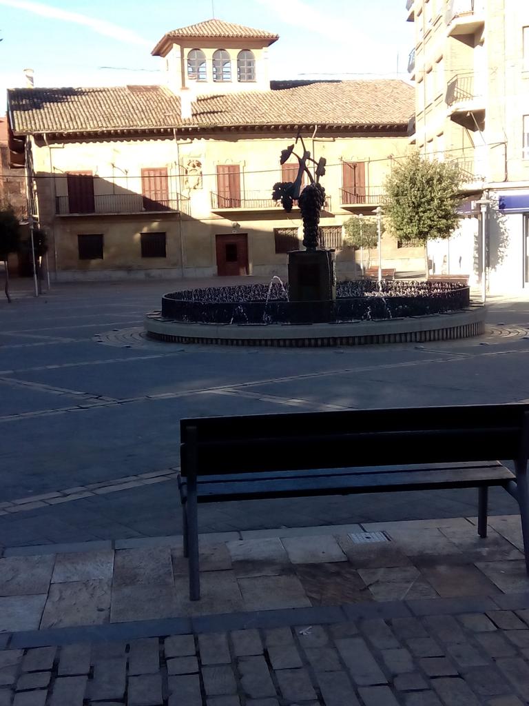 pablosaseta's tweet photo. Buen día por tierras Riojanas http://t.co/mKVikXZpoC