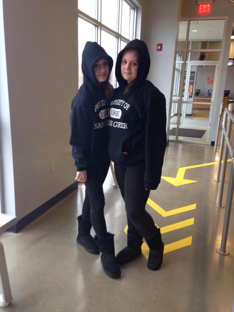 HopeHopesimeone's tweet photo. reposing Nash merch at our field trip yesterday @Nashgrier http://t.co/fKLWgUHZ0U