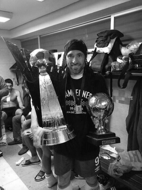 AzulAlMomento's tweet photo. Mariano Pavone anotó 41 goles en 102 partidos. Con promedio de un gol cada 202 minutos. #CruzAzul http://t.co/xU2OuknPJy