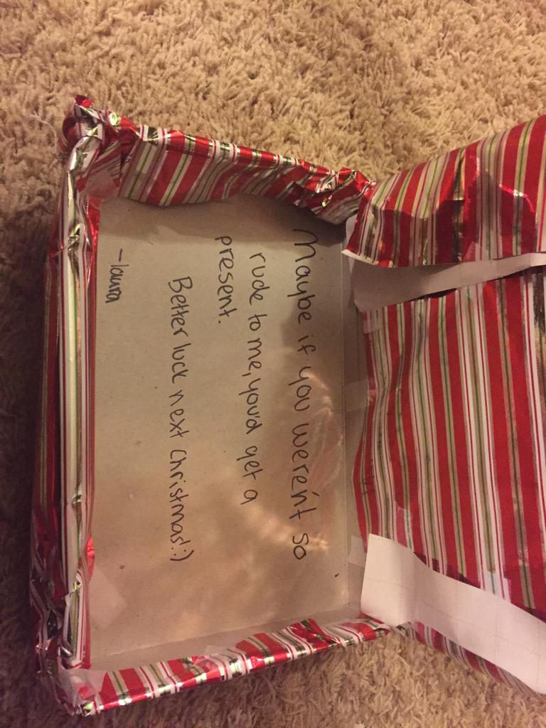 _laura_beaman_'s tweet photo. made a present for my teacher๐๐ #professionalwrapper http://t.co/5SKOvnabZe