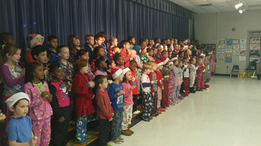 CrestviewElemen's tweet photo. What a wonderful way to kick off the Christmas season with a program from our first graders. http://t.co/9I9ofb2dQO
