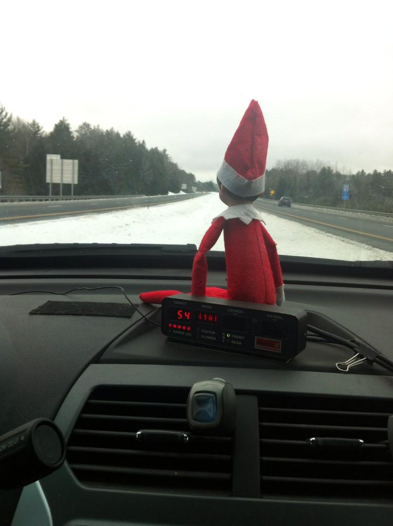 #elfonashelf watching naughty nice drivers during the morning commute #PolTwt