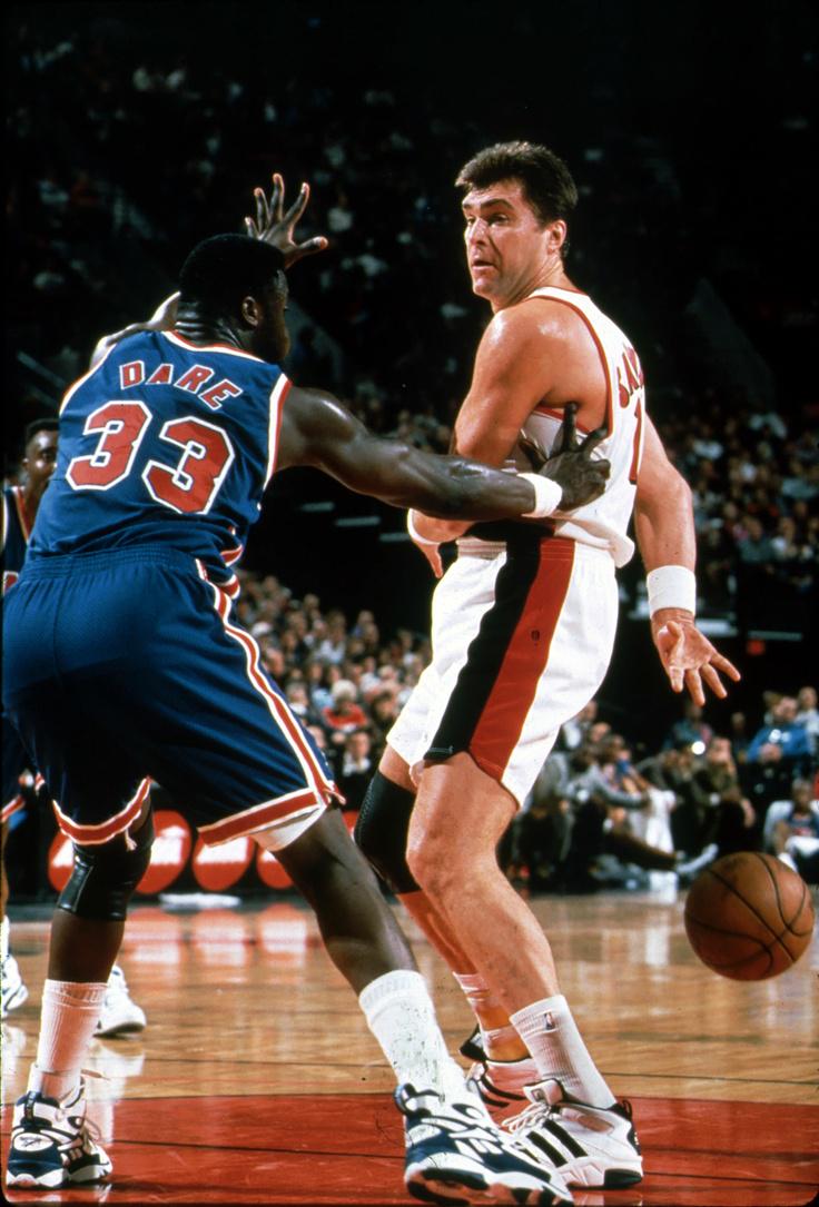 Happy 50th birthday to Arvydas Sabonis, seen here confusing the hell out of poor Yinka: 