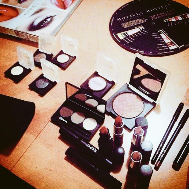 1Obeissant's tweet photo. Unfranchise owner @NATszWORLD just got all of her #motivescosmetics #lalaanthony @lala #teamfatjoe #teamCT @fatjoe http://t.co/ZObVtn9BO8
