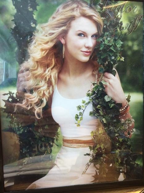 LeighDiebold's tweet photo. Bestest Christmas gift from a student! Someone my kids can safely admire!!! http://t.co/UpV7baQUs1