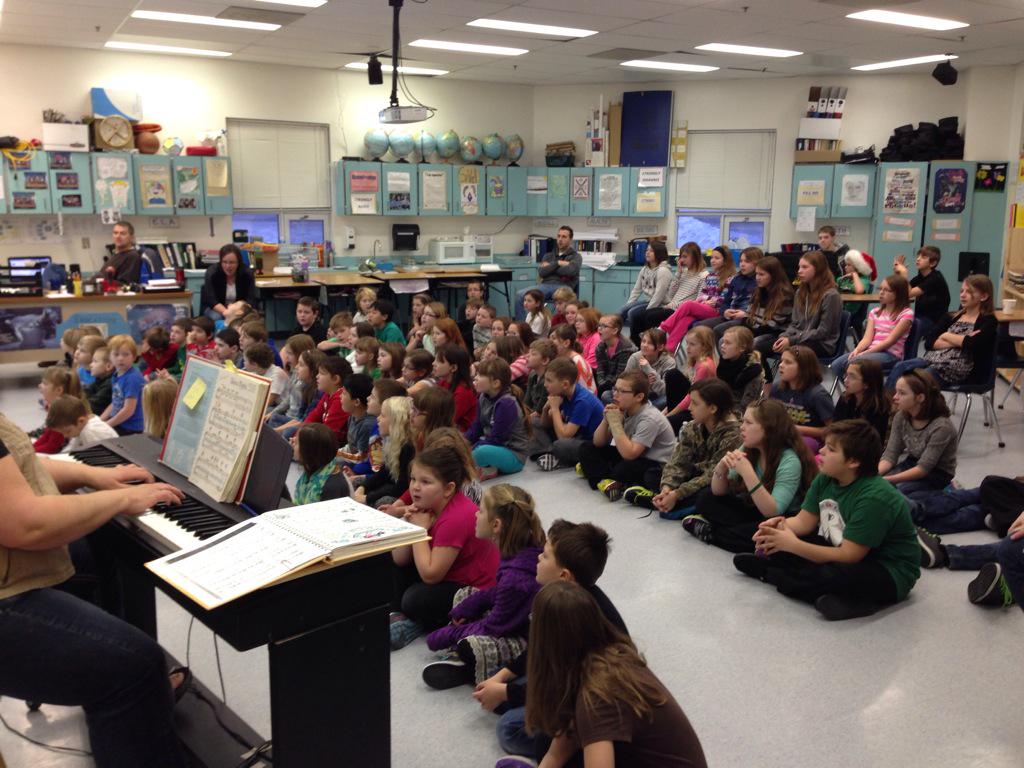 DanielleHemm's tweet photo. What a great way to celebrate the holidays. #christmascarols #nwsd #holidayspirit http://t.co/PPZYJJuyfo
