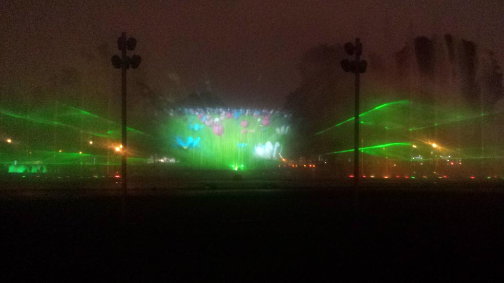 brooke_nolan's tweet image. One for every country!  @WeArePlaster @StandOutmag #eventinfrastructure #AV #projection #Fountain in Lima, Peru