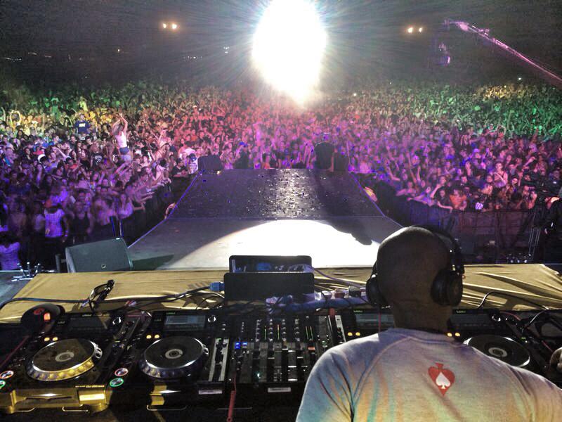 DJKENTSA's tweet photo. It's The WeeKent!!! #UltimixAt6 on @5fm http://t.co/UY2f251yTx