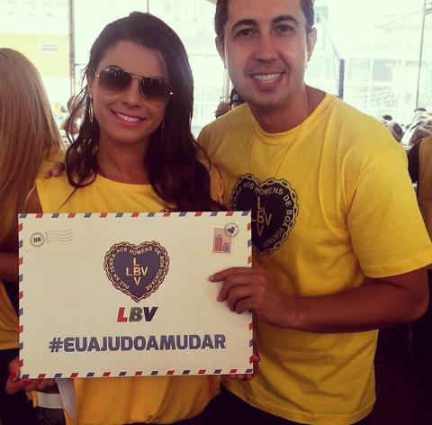 babizinharossi's tweet photo. Ontem a nossa diva 😍
#BabiRossi #TeamBabi #Babinaticos http://t.co/bpVvZPjJeC