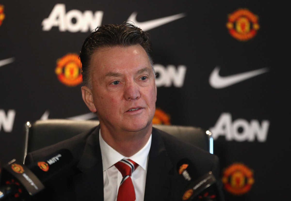 SkySportsPL's tweet photo. Sir Alex tells LVG to loosen up, but the #MUFC manager wants perfection from his team. http://t.co/9MBsHb1RFl http://t.co/exw2WSerGY