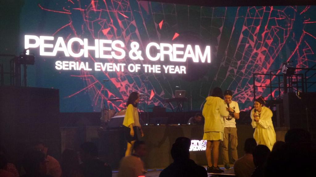 TRL_Jakarta's tweet photo. #PA2014 #ParanoiaAwards SERIAL EVENT OF THE YEAR: PEACHES & CREAM! Congrats! http://t.co/gYL6UxsEUf