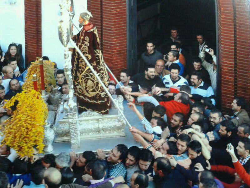 SoydeTrigueros's tweet photo. RT para que todo el mundo se entere que los días 24, 25 y 26 de enero, Trigueros está de fiesta en honor a su patrón. http://t.co/nBJhYi1tzi
