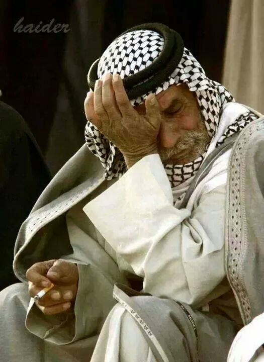 1b81ba4da98b436's tweet photo. آنے اقول لنفسے وهے ضیقہ وقداناخ علیہا الدهر بالعجب~صبرا"علی شده لآیام آن لها عقبی وماالصبر الا عندذي الحسب سیفتح الله http://t.co/Eq0FjsXQ0c