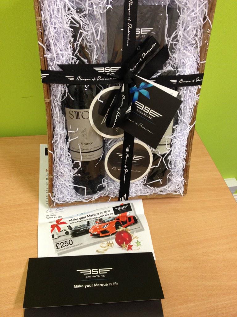 ActivePPC's tweet image. Thank you @signaturecar for your amazing Christmas gift. Chocolate, wine and Lamborghini&apos;s #amazingbrands