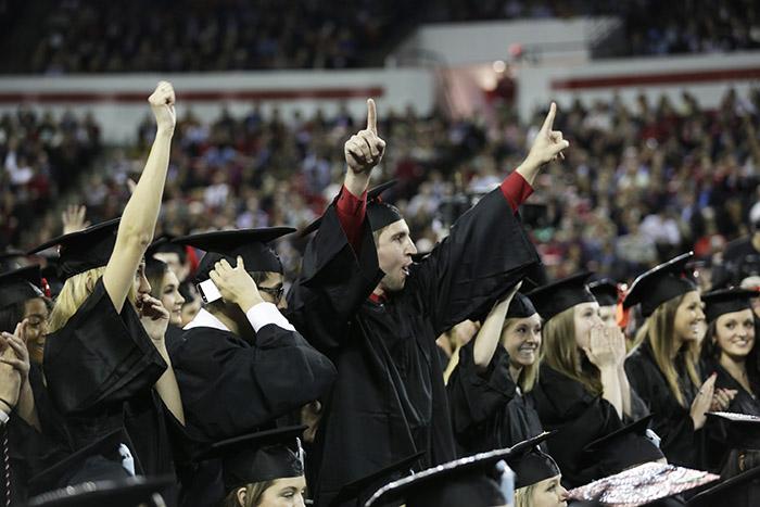 universityofga's tweet photo. Congratulations new Bulldog alumni! #UGA14 #YouDidIt! http://t.co/mDqOu4K2xY