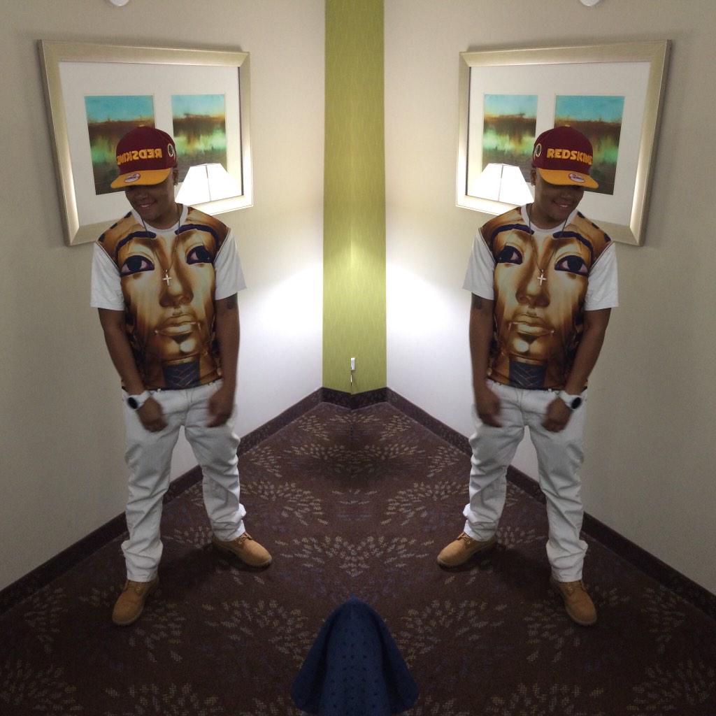 dee_leaguee's tweet image. Check Out My YouTube Video Dee-Leaguee No Beef 
#TeamFemme 💄👠
#TeamStud 👔
#TeamNoLabel 👠👔
#TeamStem 💋
#TeamLesbian 👭💜