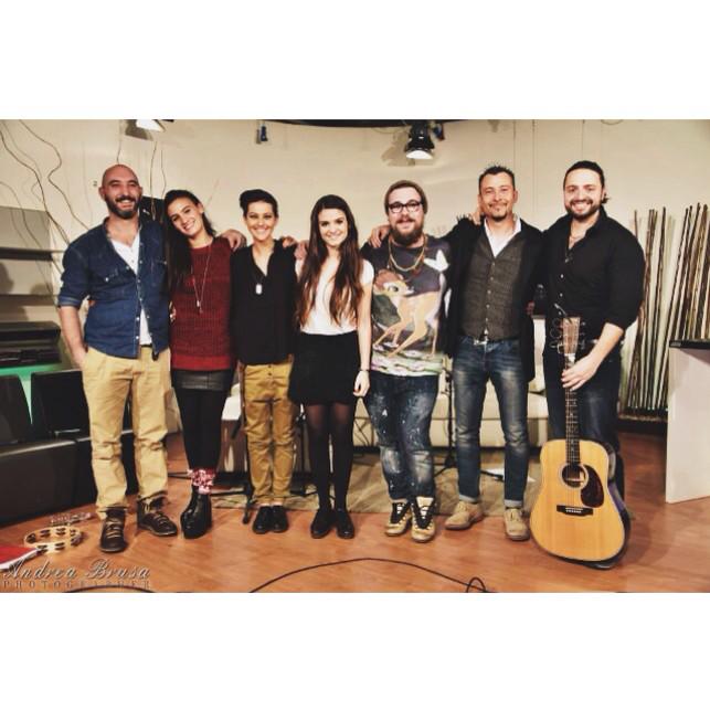 ValentinaTioli's tweet photo. All together @AndreaBarbiShow on #trctv @LoCocoAntonella @violettazironi @FabioBigBossMan @soulAlan @albertoli1980🎄❤️ http://t.co/hdS96kkwZE