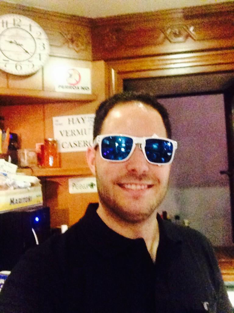 AixaGranada's tweet photo. Valla guapo esto es un camarero chulo http://t.co/7RCV7ICalE