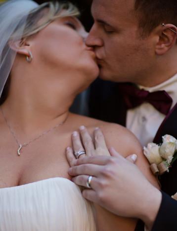 davidsbridal's tweet photo. Enter for a chance to WIN a pair of diamond earrings in #RockoutDB sweeps! http://t.co/F0tQWIENWi http://t.co/MdyCGX8Ty8
