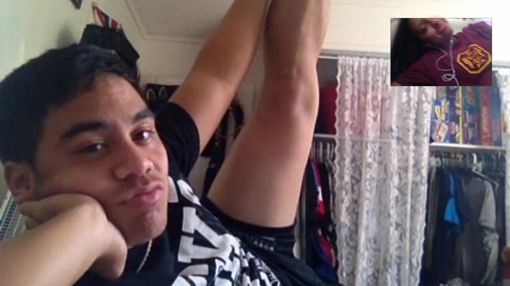 alohakeps's tweet photo. When I FaceTime with Babe 😂👏 http://t.co/3gfLwxVQGG