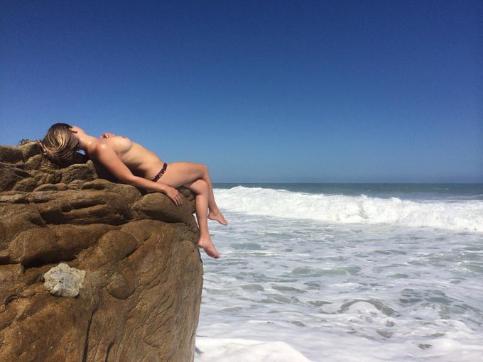 at this time I was in Colombia, skipping Christmas time! haha wasnt a  bad idea @NudeBeachBabes @nudibeach<a href="/tag/myfreecams"class="tags"><span>#myfreecams</span></a>