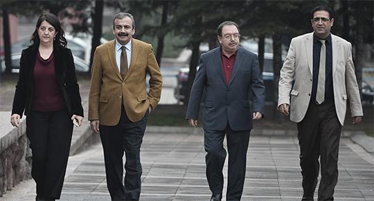habertat's tweet image. #HDP #heyeti Öcalan’la görüştü dlvr.it/7spCC0