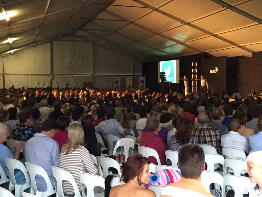 #oi #vleirot <a href="/KnysnaDieMovie/">Knysna movie</a> <a href="/Kaz_McFadden/">Kaz McFadden</a> en <a href="/andrevelts/">Andre Velts</a> op Stage nou #bravofees