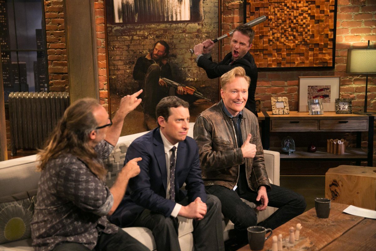 AMCTalkingDead's tweet photo. We’re glad @ConanObrien survived his trip to #TalkingDead. http://t.co/dCKYlK4lRU