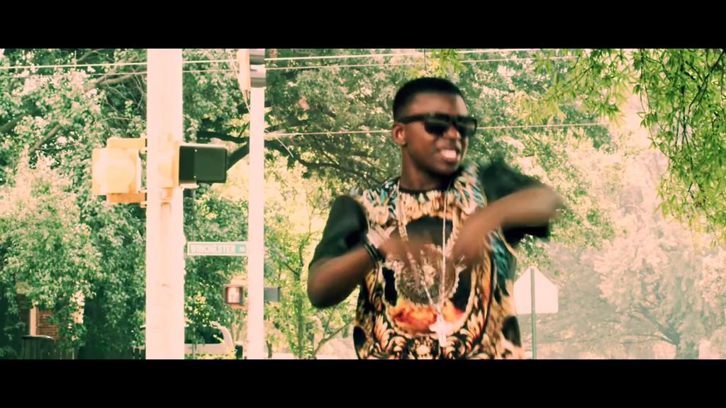 LilChris3's tweet photo. Chec out my new video! http://t.co/oPPDcgB8Rk http://t.co/vT7nSScEAB