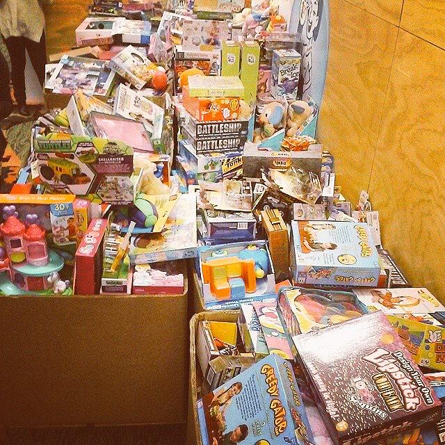 KrystalSikesQL's tweet photo. Just a portion of the toys our recruiting team donated! #ToysForTots #QuickenLoans #tistheseason http://t.co/AwEpWmk7fk