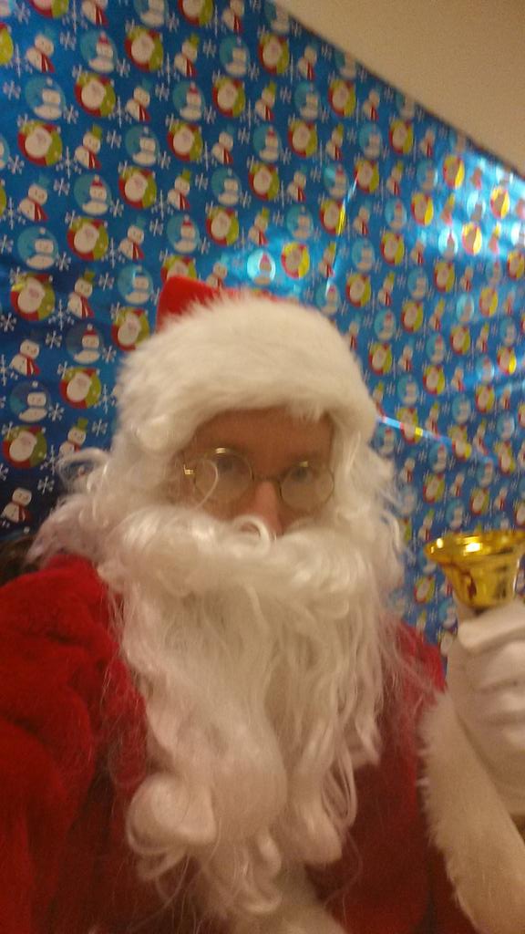 MrDParHigh's tweet photo. Pictures with santa! http://t.co/mGweww3Qub