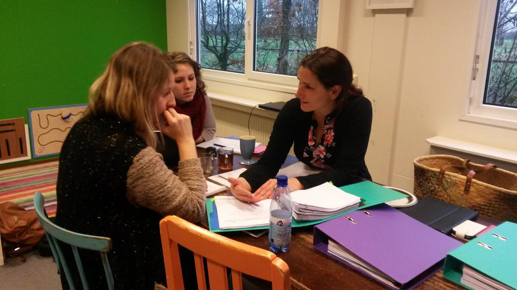 Kwaliteitsoverleg bij <a href="/BuroLima/">Buro Lima</a> met Marleen, Loes en <a href="/LimaLianne/">Lianne van Genugten</a>