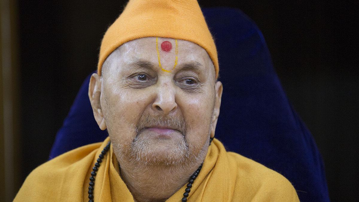 BAPS's tweet photo. HH Pramukh Swami Maharaj's Vicharan: 18 December 2014, Sarangpur, India http://t.co/9pqnl3zkY9 http://t.co/hYAwmcDjWO