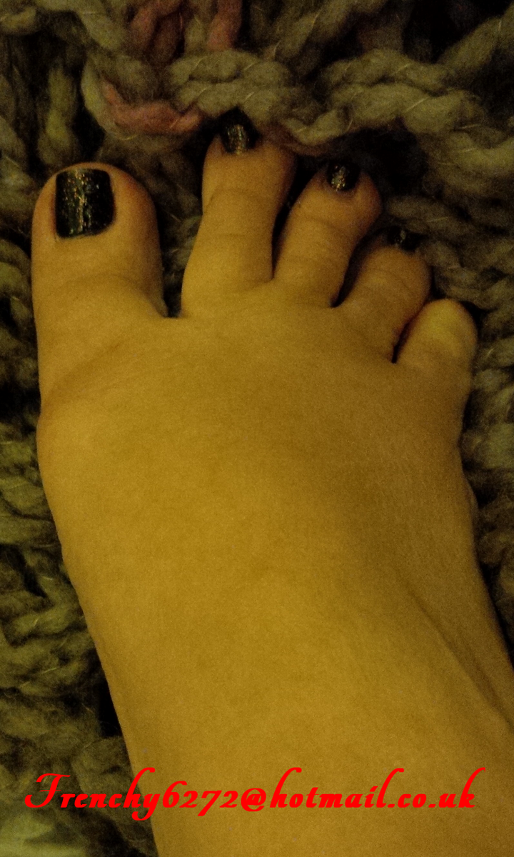 FrenchFeet's tweet photo. What a lovely gift from one of my little piggy :) #tribute #goddess #worship #footfetish #findom #cashpig http://t.co/Q3qSrjdg6T